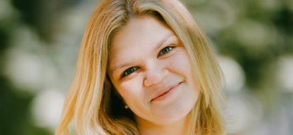 Emily je českoamerická doktorandka, která působí na University of Chicago
